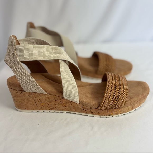 Easy Spirit Shoes - Easy Spirit Womens LORENA Brown Casual Sandals Sz 9.5 Comfort Wedge